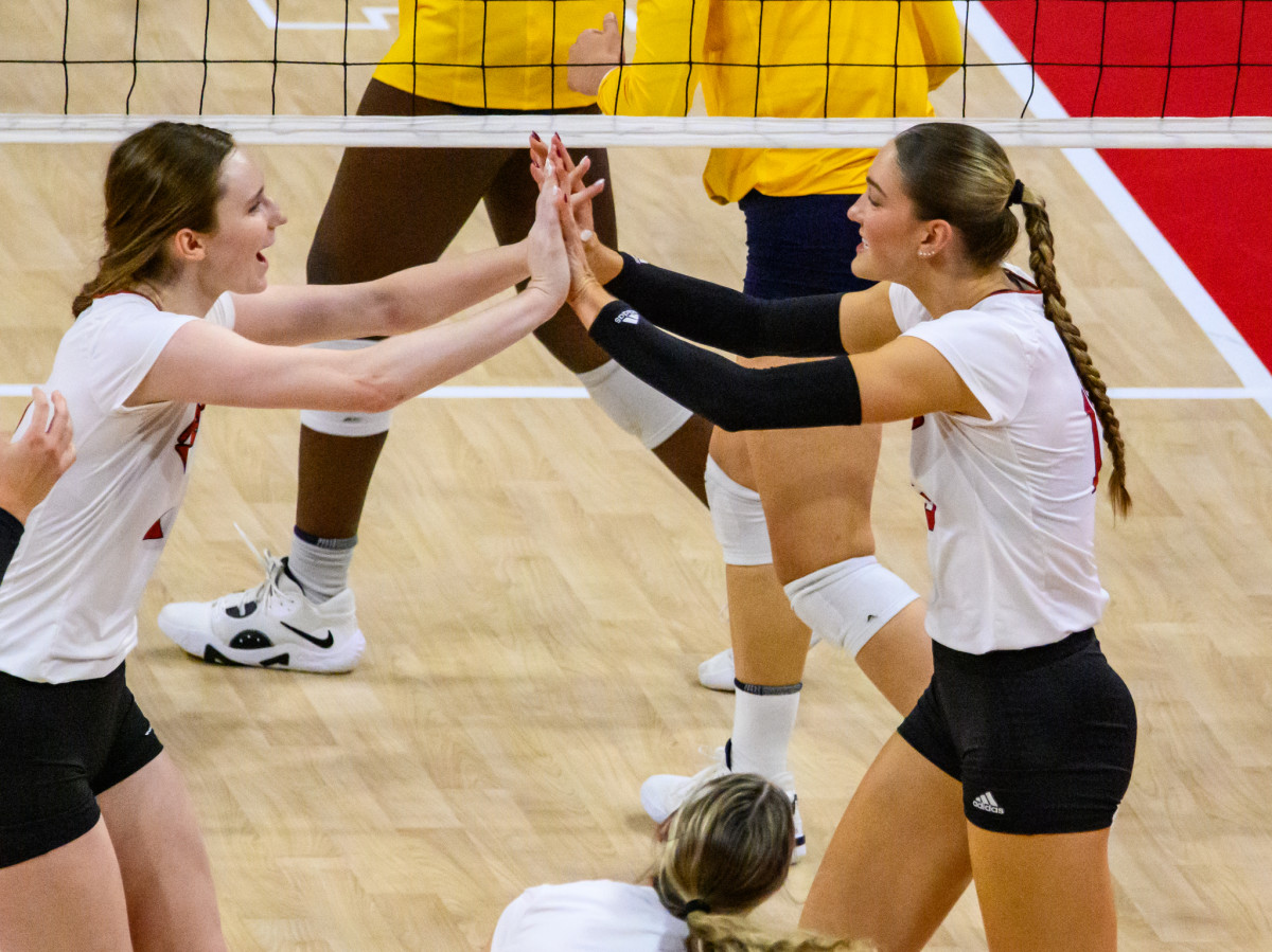 06_Bergen Reilly, Andi Jackson_VB vs Michigan 1117